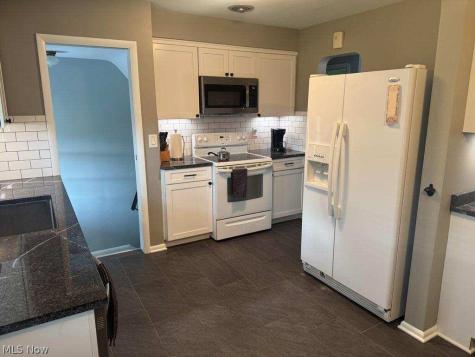 7287 Maplewood Road Parma OH 44130