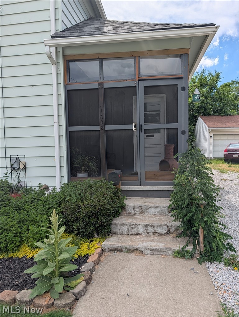 1633 Holland Court SW Canton OH 44706