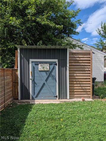 1633 Holland Court SW Canton OH 44706