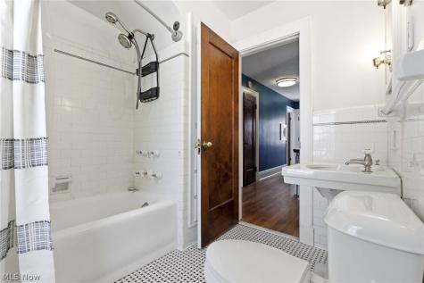621 Greenwood Avenue Akron OH 44320