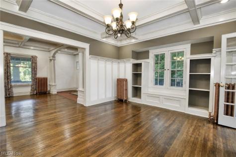 3186 Oak Road Cleveland Heights OH 44118