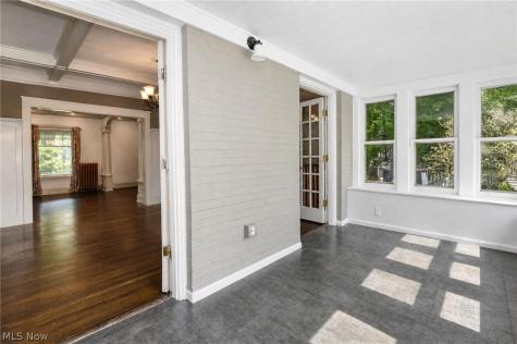 3186 Oak Road Cleveland Heights OH 44118