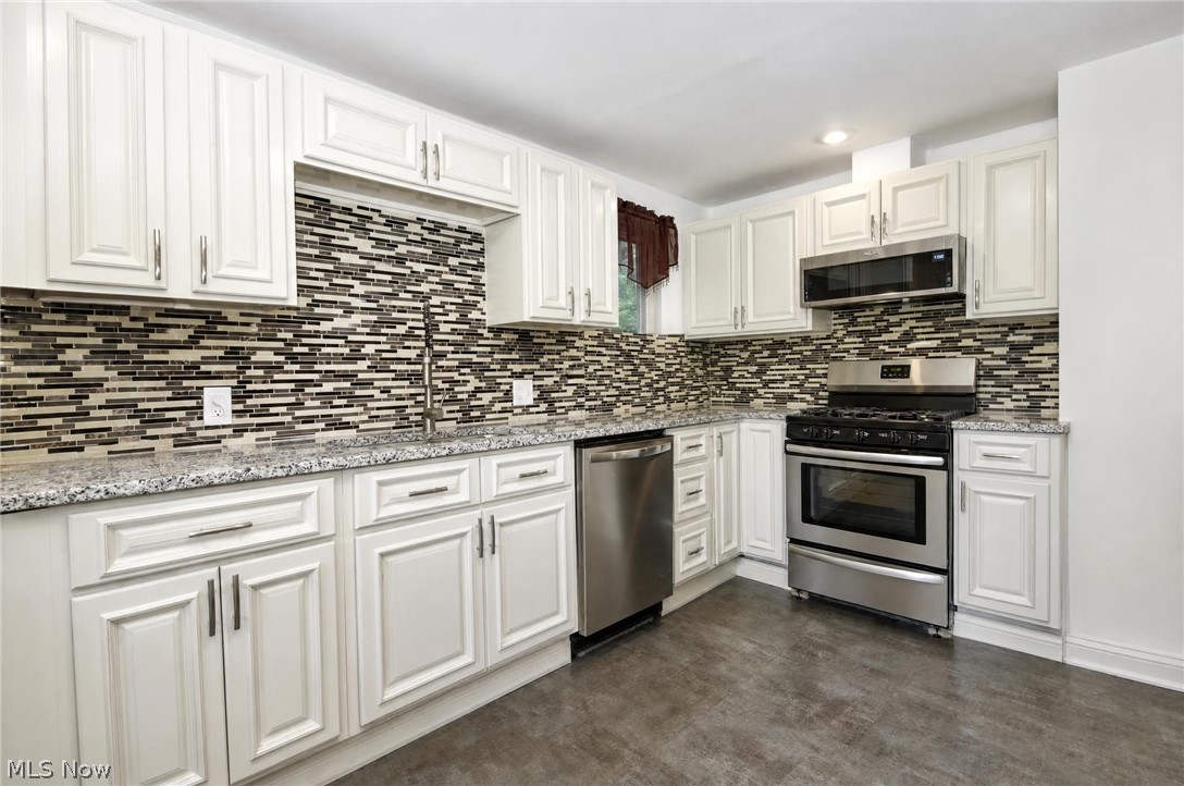 3186 Oak Road Cleveland Heights OH 44118