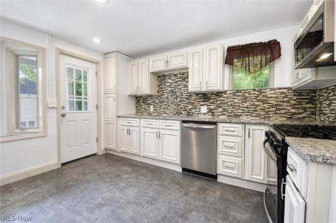 3186 Oak Road Cleveland Heights OH 44118