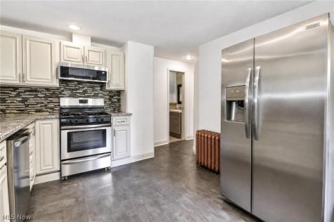 3186 Oak Road Cleveland Heights OH 44118