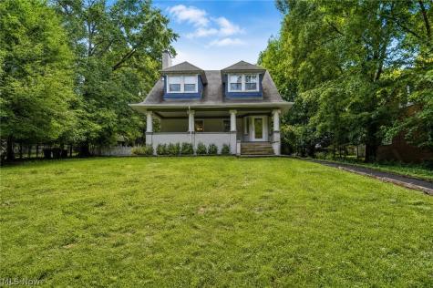 3186 Oak Road Cleveland Heights OH 44118