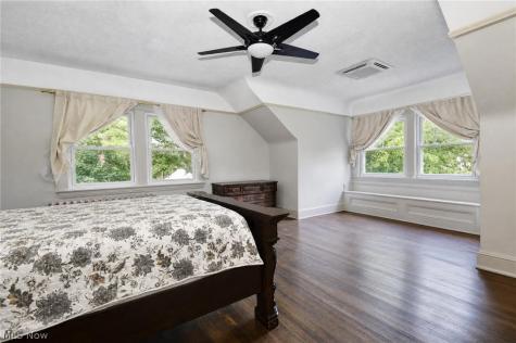 3186 Oak Road Cleveland Heights OH 44118