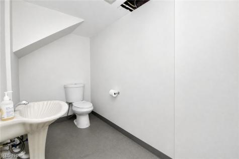 3186 Oak Road Cleveland Heights OH 44118