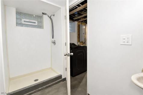 3186 Oak Road Cleveland Heights OH 44118