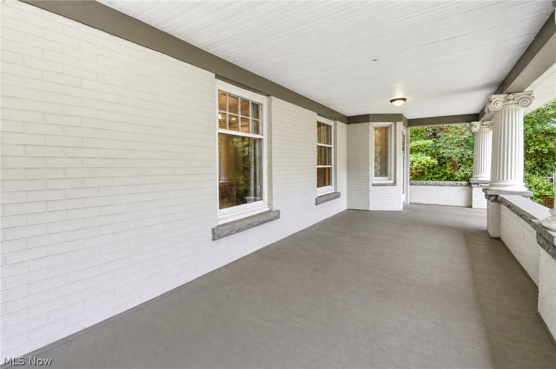 3186 Oak Road Cleveland Heights OH 44118
