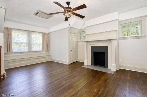 3186 Oak Road Cleveland Heights OH 44118