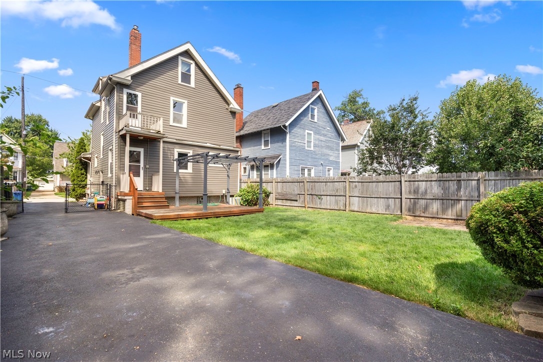 1197 Cranford Avenue Lakewood OH 44107