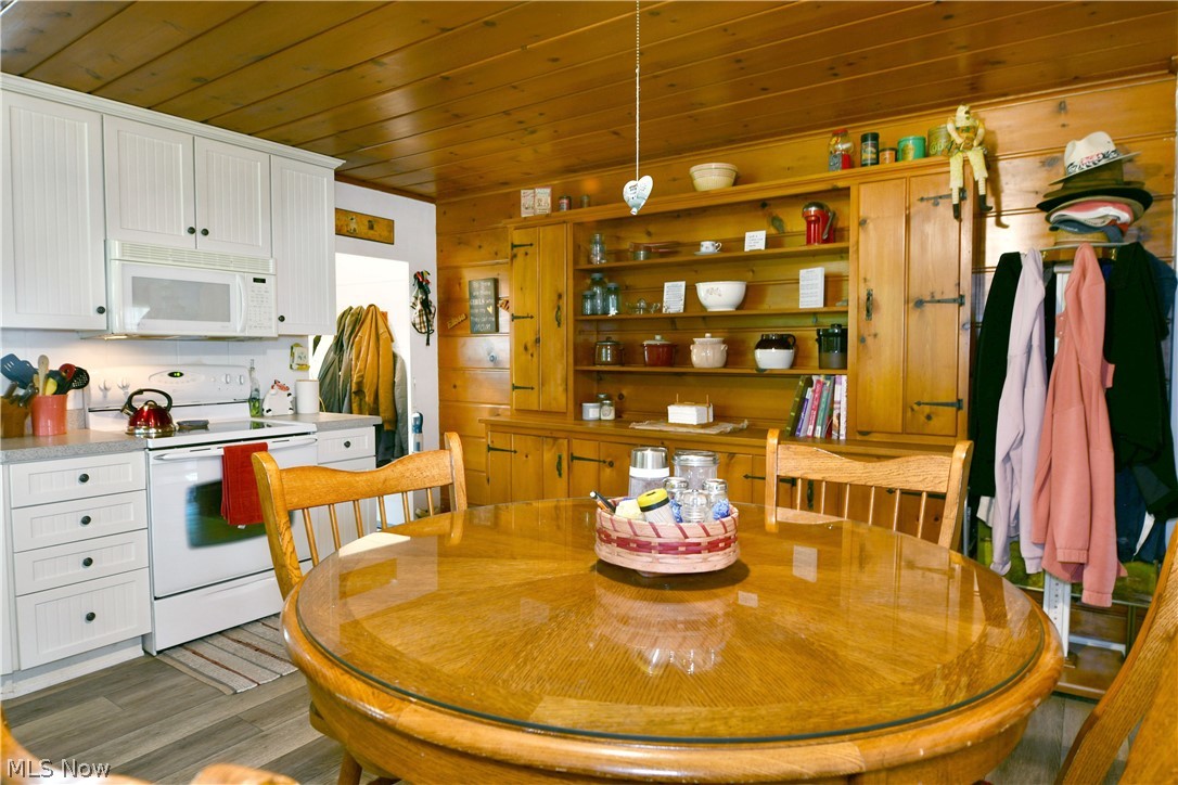 8683 King Graves Road NE Warren OH 44484