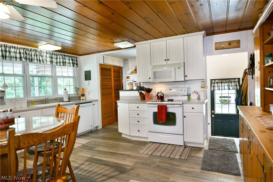 8683 King Graves Road NE Warren OH 44484