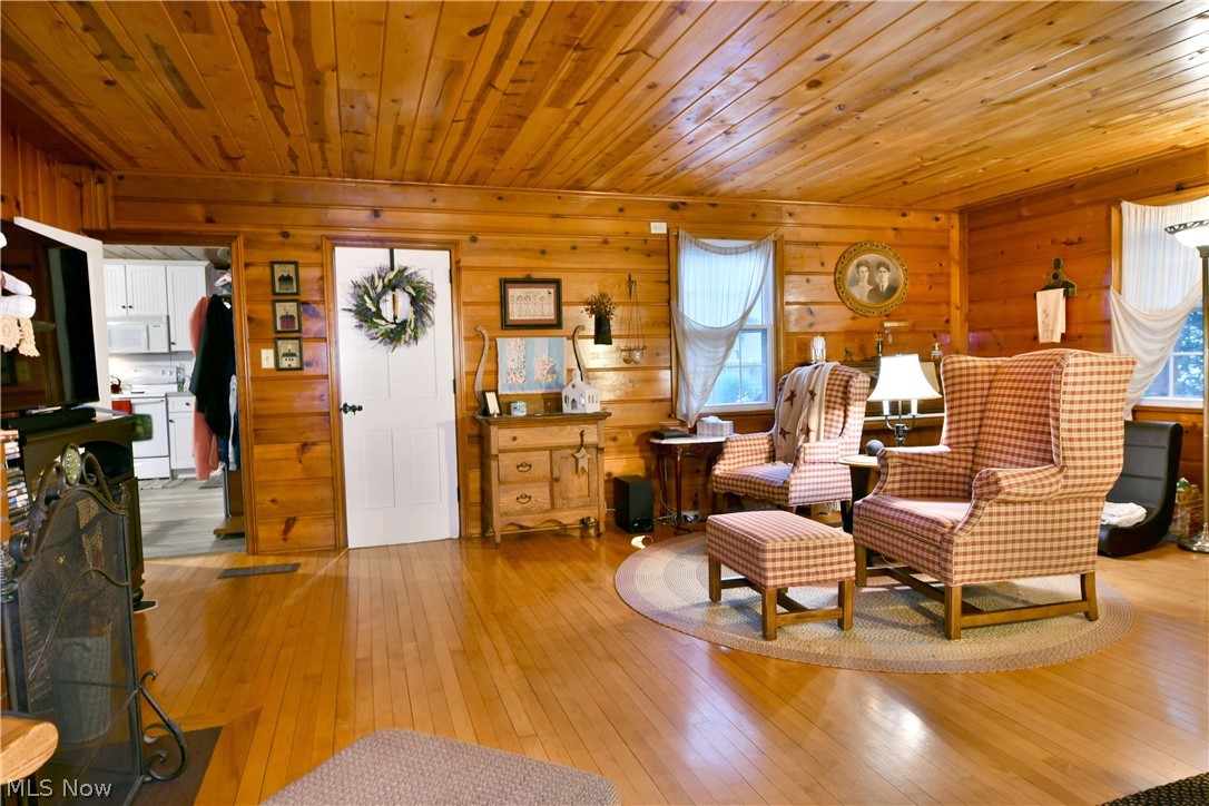 8683 King Graves Road NE Warren OH 44484