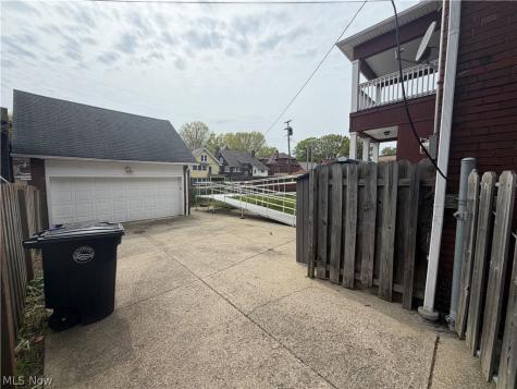 1070 Parkside Road Cleveland OH 44108