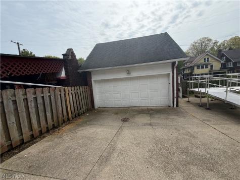1070 Parkside Road Cleveland OH 44108