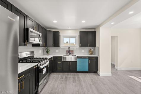 3018 Russell Avenue Parma OH 44134