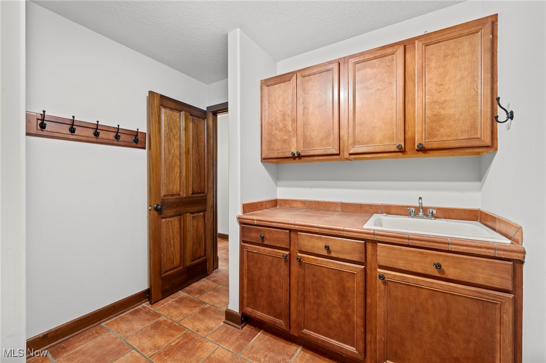 1081 Riverwoods Drive Akron OH 44313