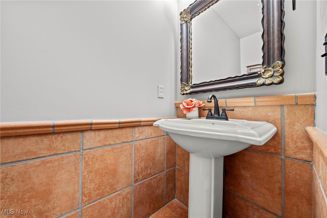 1081 Riverwoods Drive Akron OH 44313