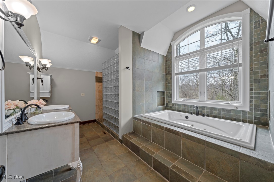 1081 Riverwoods Drive Akron OH 44313