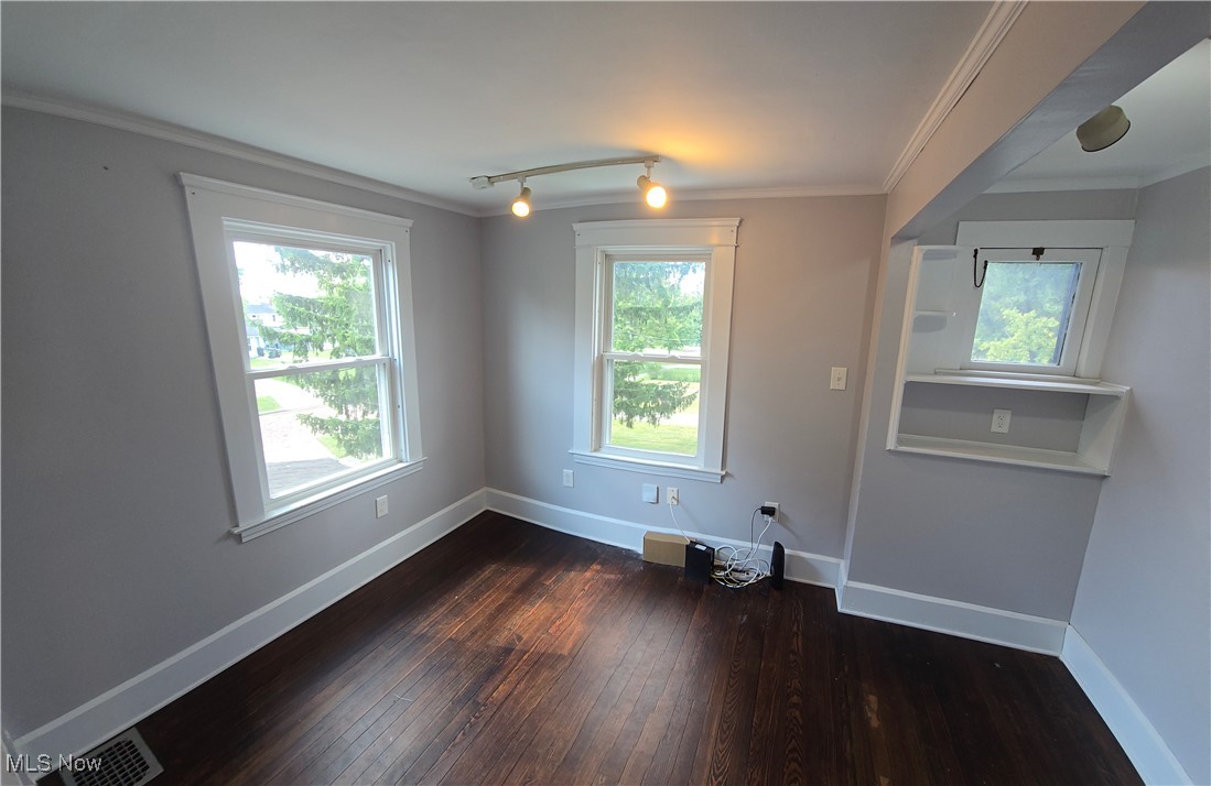 475 Lamson Avenue Bedford OH 44146