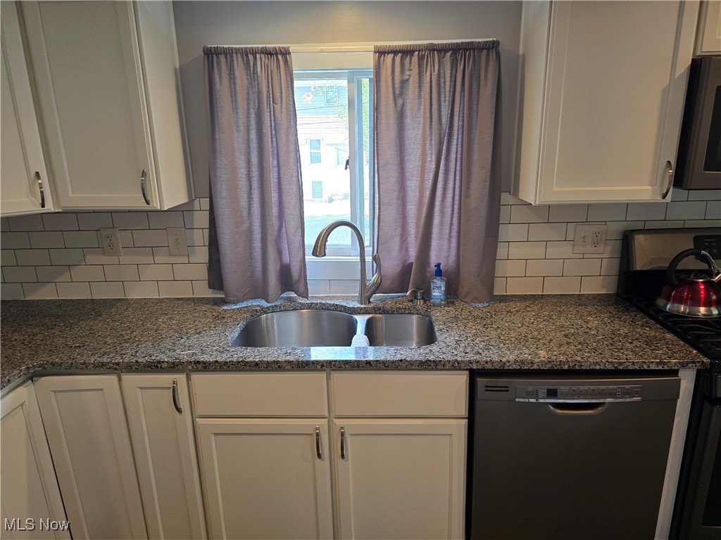 475 Lamson Avenue Bedford OH 44146