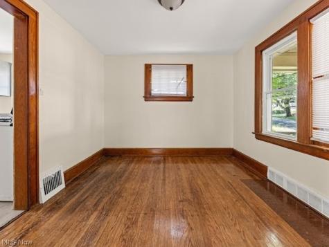 577 Eastland Avenue Akron OH 44305