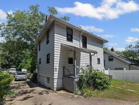 577 Eastland Avenue Akron OH 44305