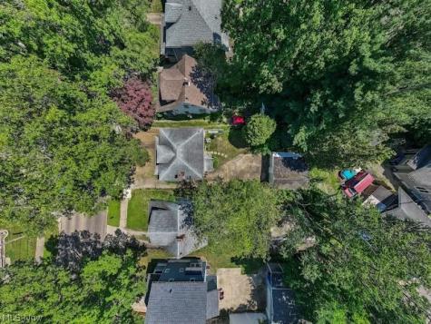 577 Eastland Avenue Akron OH 44305