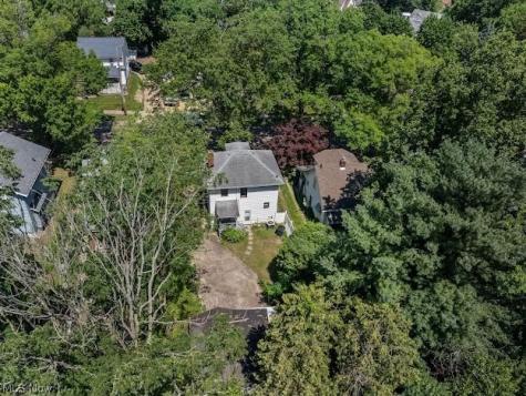 577 Eastland Avenue Akron OH 44305