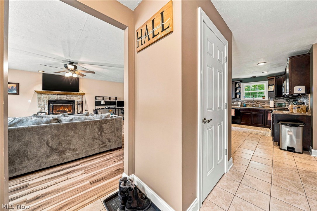 2043 N Park Lane Roaming Shores OH 44084