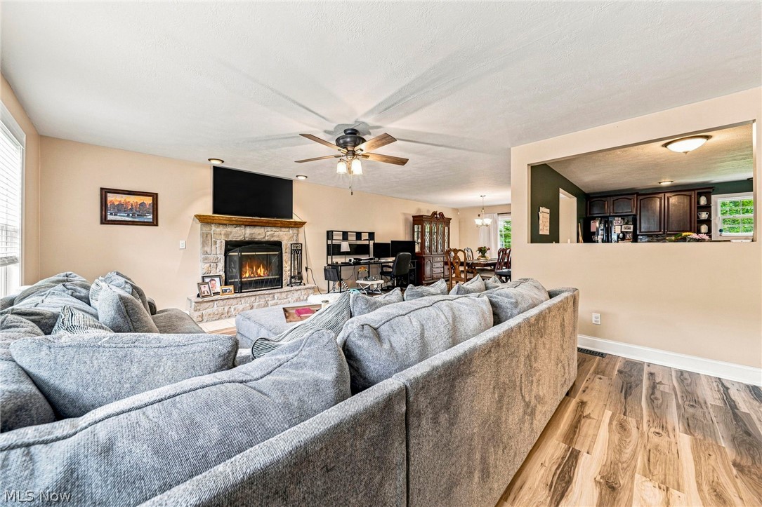 2043 N Park Lane Roaming Shores OH 44084