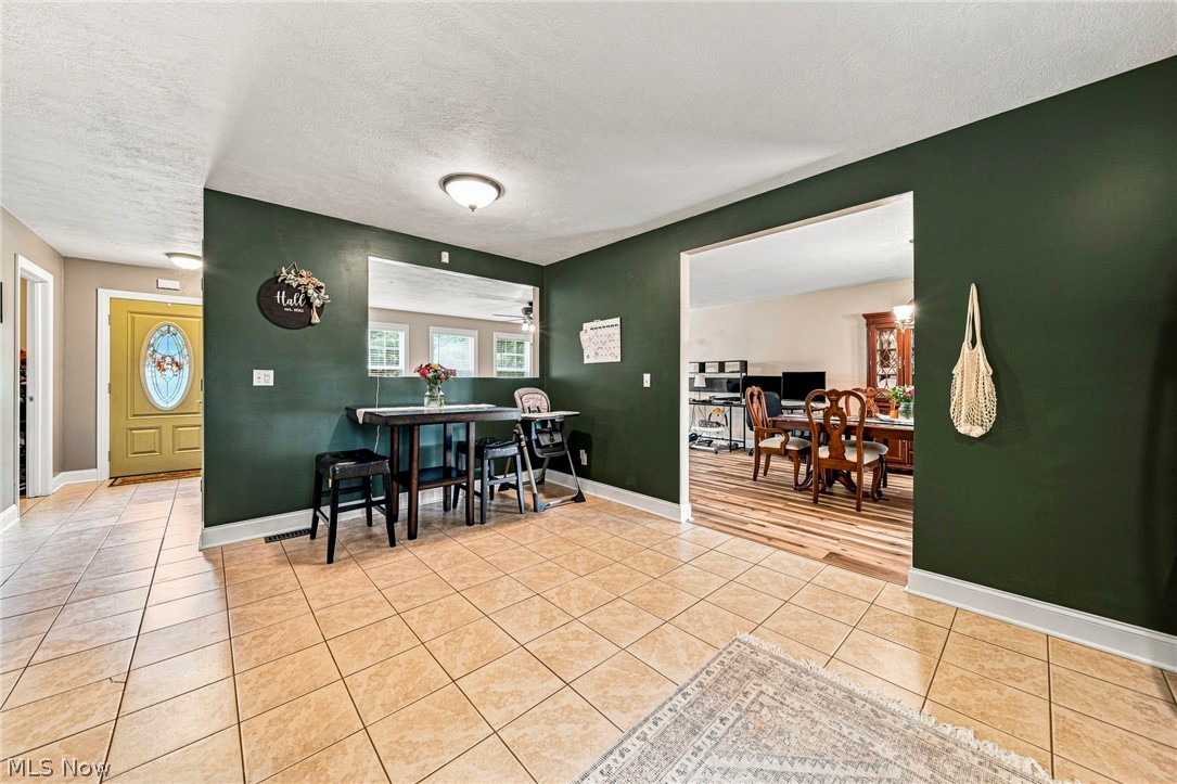 2043 N Park Lane Roaming Shores OH 44084