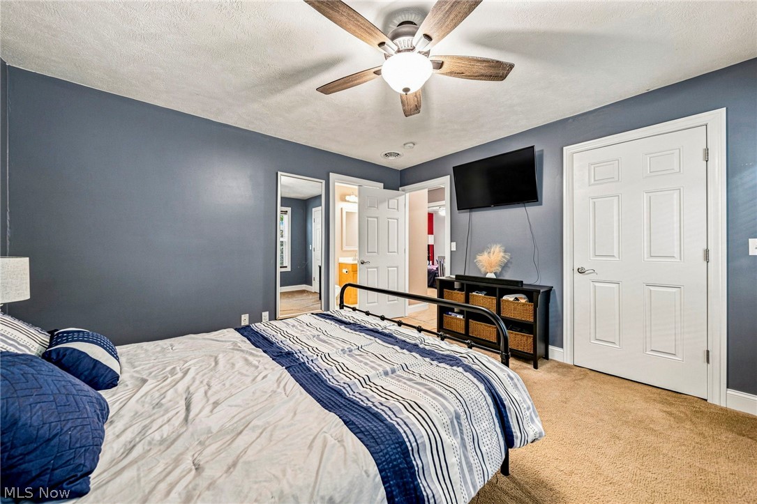 2043 N Park Lane Roaming Shores OH 44084