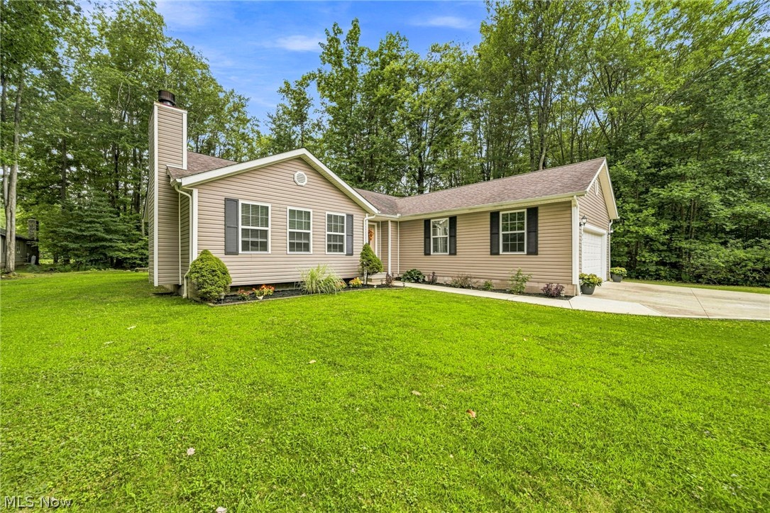 2043 N Park Lane Roaming Shores OH 44084