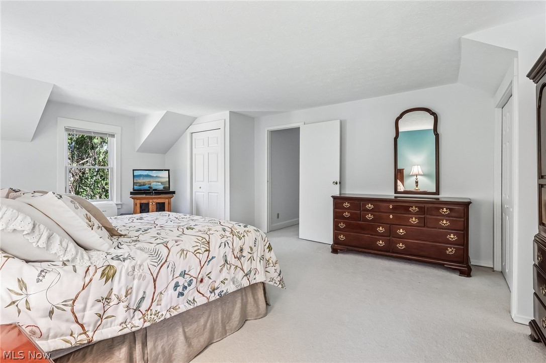 559 Solon Road Chagrin Falls OH 44022