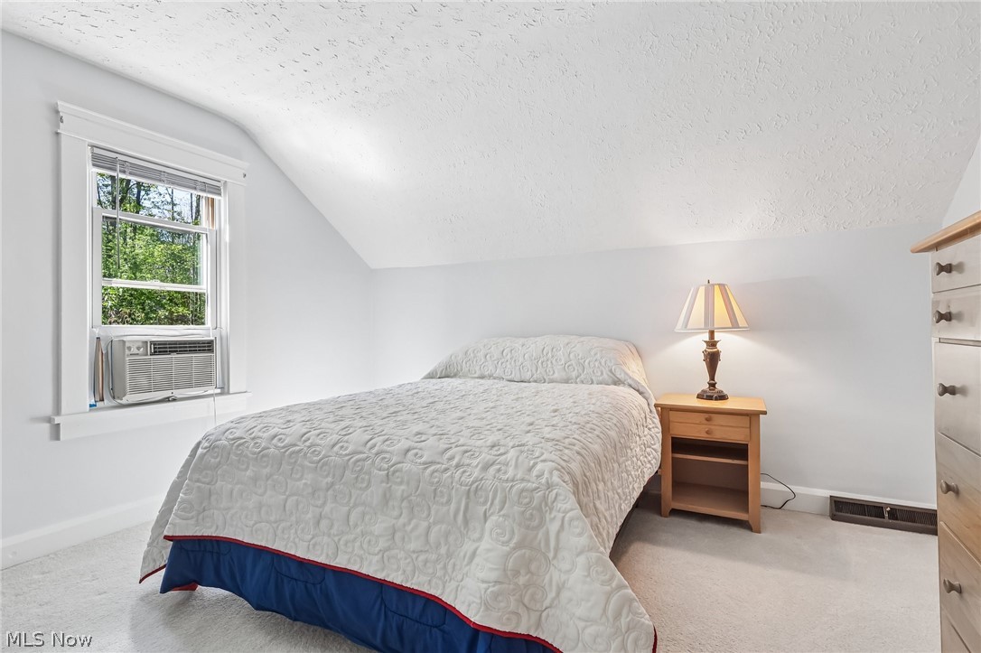559 Solon Road Chagrin Falls OH 44022