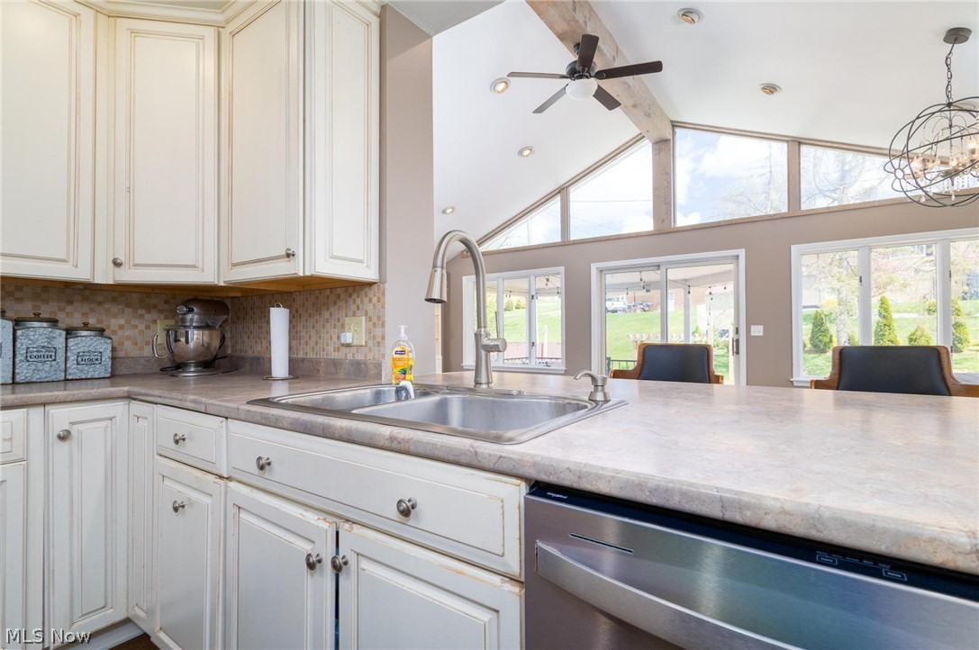 161 Stardust Drive Wintersville OH 43953
