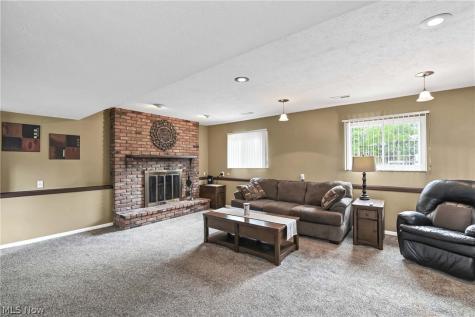 8123 Stuart Court North Royalton OH 44133