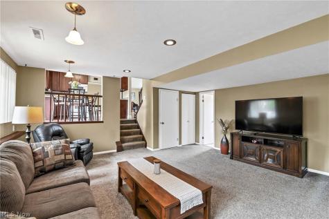 8123 Stuart Court North Royalton OH 44133