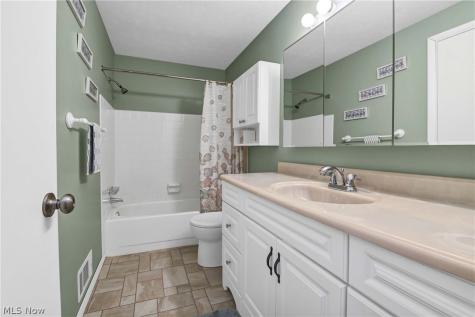 8123 Stuart Court North Royalton OH 44133