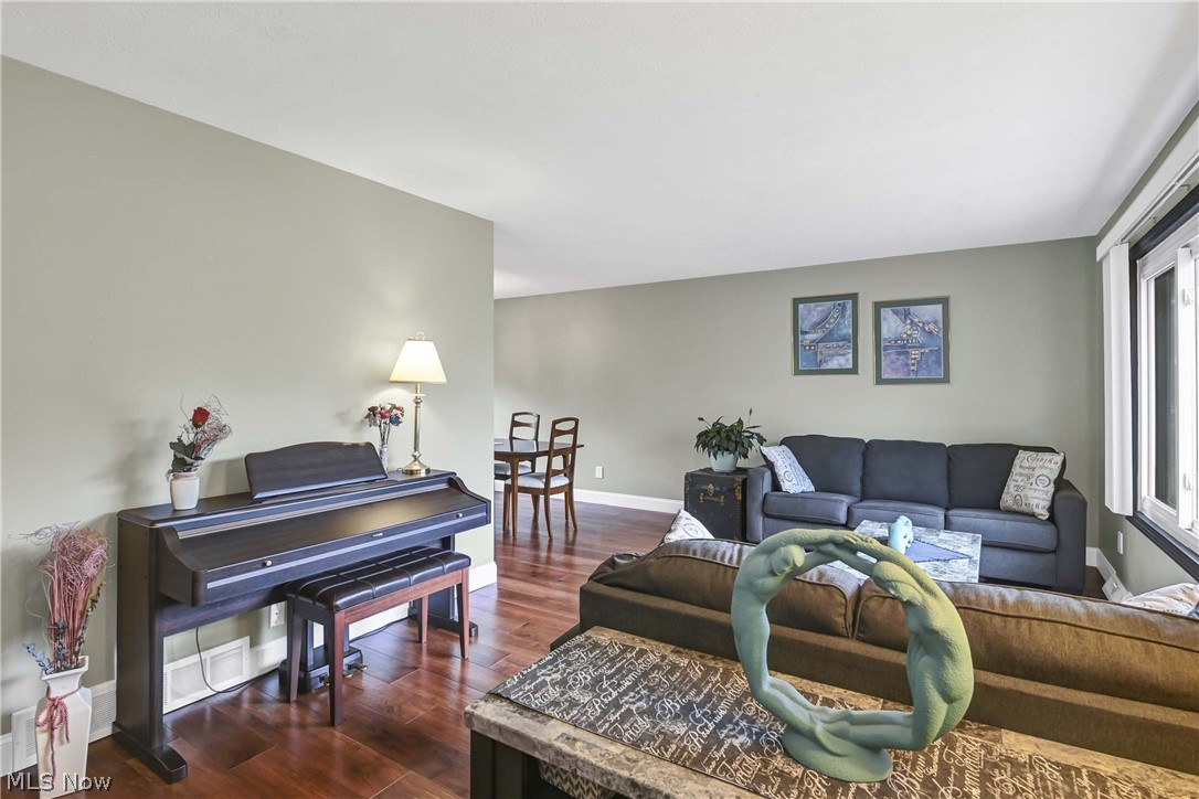 8123 Stuart Court North Royalton OH 44133