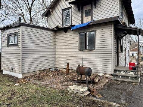 22 Brighton Drive Akron OH 44301