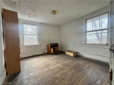 22 Brighton Drive Akron OH 44301