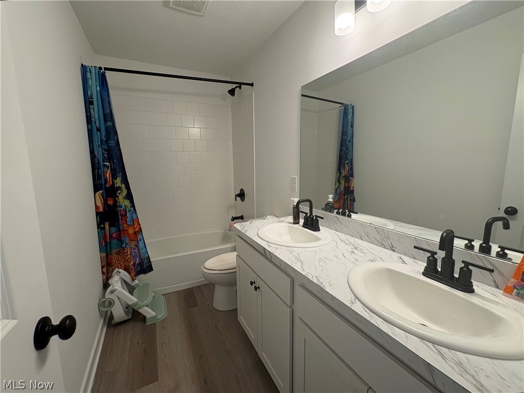 166 Harvest Way Elyria OH 44035