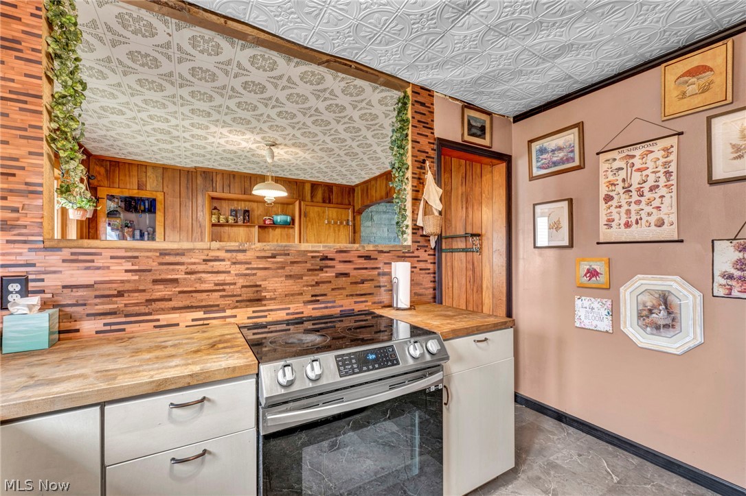7182 State Route 45 North Bloomfield OH 44450