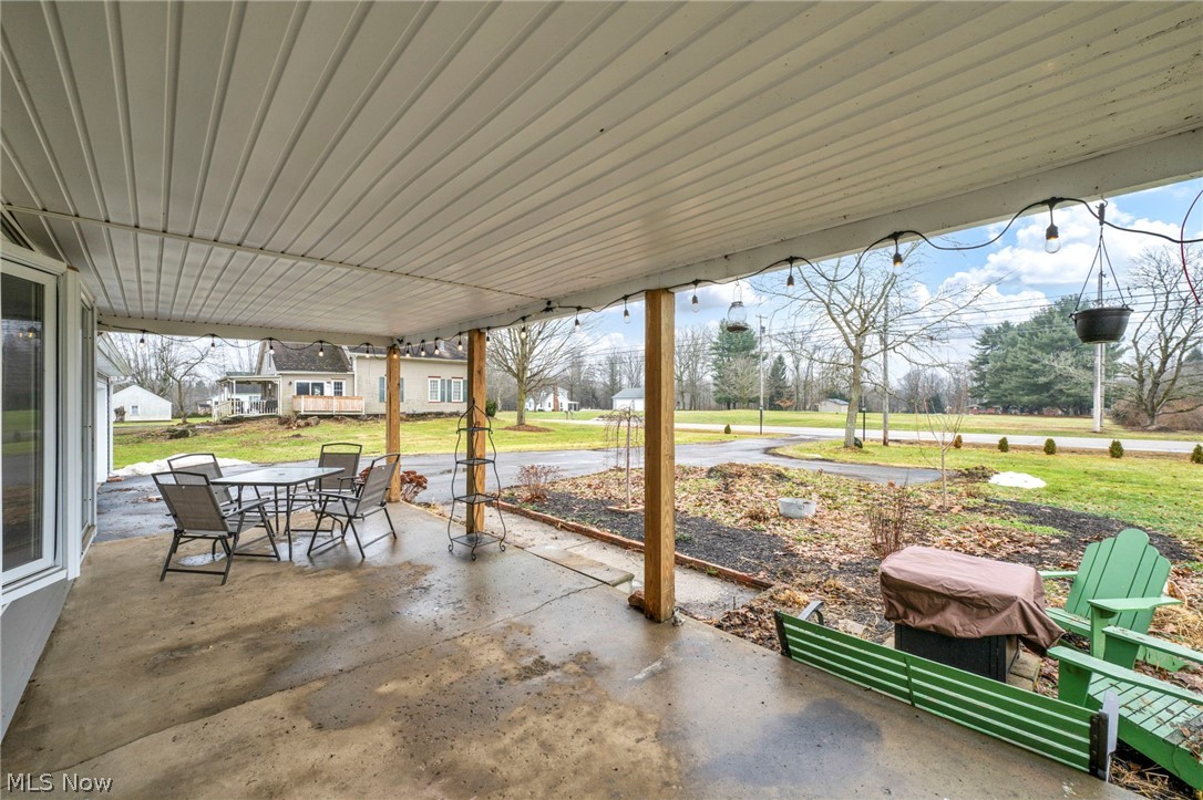 7182 State Route 45 North Bloomfield OH 44450