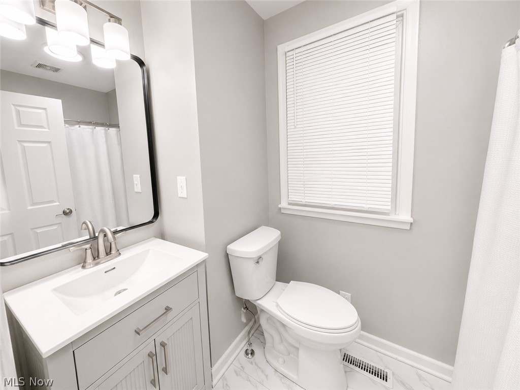 2516 Weir Warren OH 44483