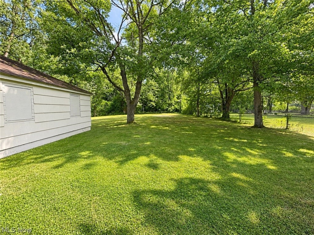 2516 Weir Warren OH 44483
